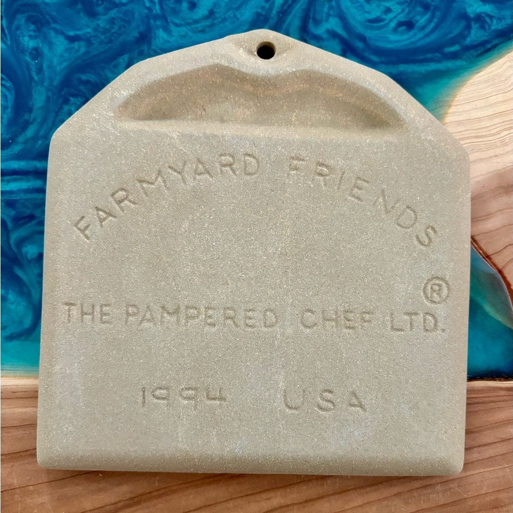 The Pampered Chef Stoneware Farmyard Friends Mold - Picture 2 of 4